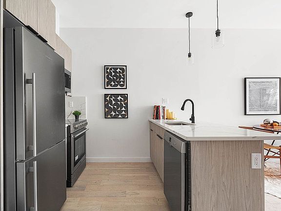 2nd image of 1091 Rogers Ave #1F