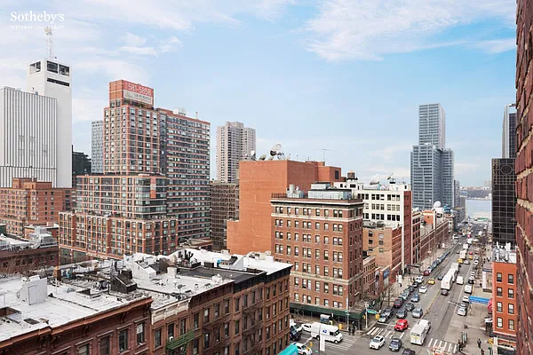 Sold by Sotheby's International Realty | media 9