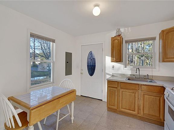 2nd image of 2109 Red Cedar St