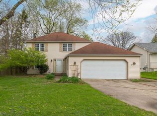 17954 Drake Rd, Strongsville, OH 44136