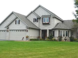 24301 Rice Lake Dr, Lakeville, MN 55044