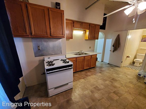 5th image of 1021 E Wright St APT 1