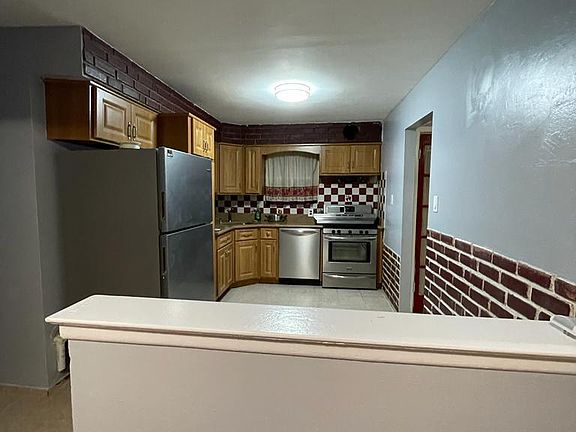 3rd image of 148-23 230th Pl Floor 1