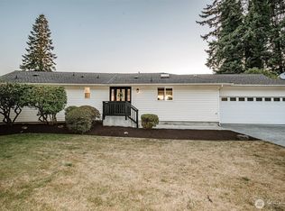 1052 E Robinhood Dr, Arlington, WA 98223