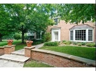 15210 W Little Saint Marys Rd, Libertyville, IL 60048