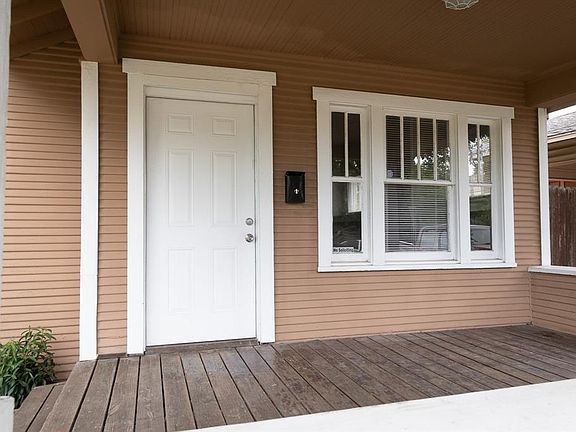2nd image of 3016 College Ave