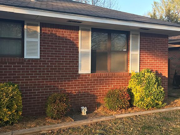 2nd image of 1531 Caddell Ln