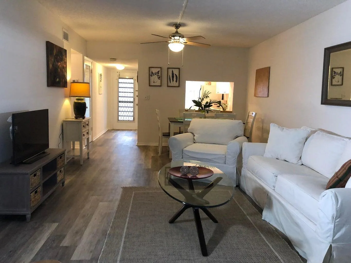 2 bed, 2.0 bath, 936 sqft, $2,450 — Photo 3
