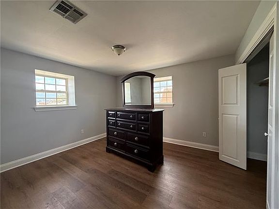 5th image of 3305 Golden Dr APT D