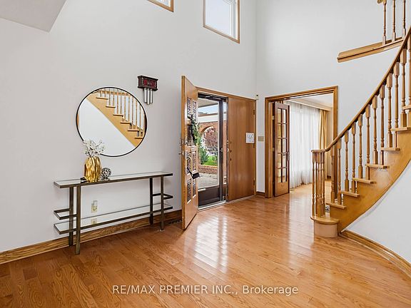 3rd image of 33 Houston Rd