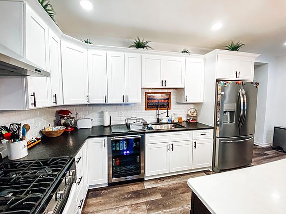 2nd image of 5533 6th Ave #1