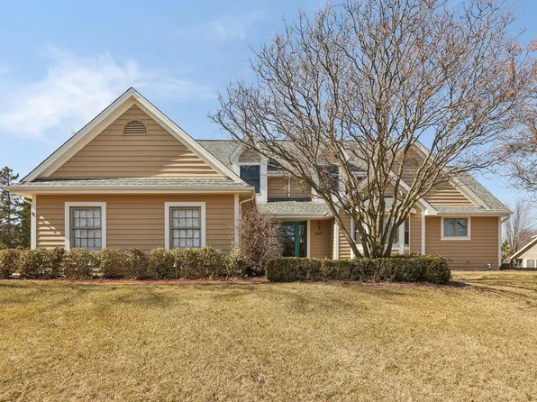 9801 South Fox RUN, Oak Creek, WI 53154