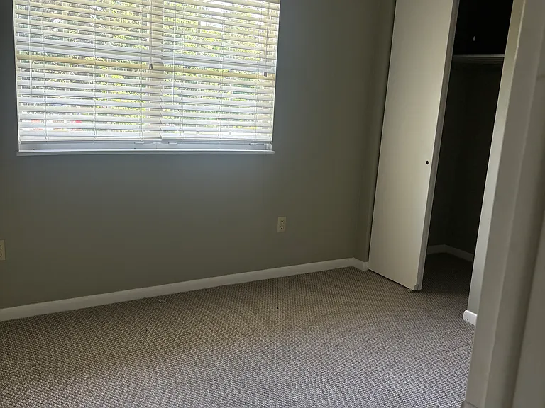 1317 Lancaster St — Photo 19