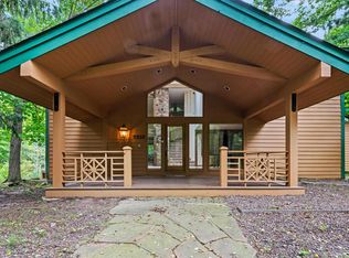 9910 N Corey Ln, Mequon, WI 53092