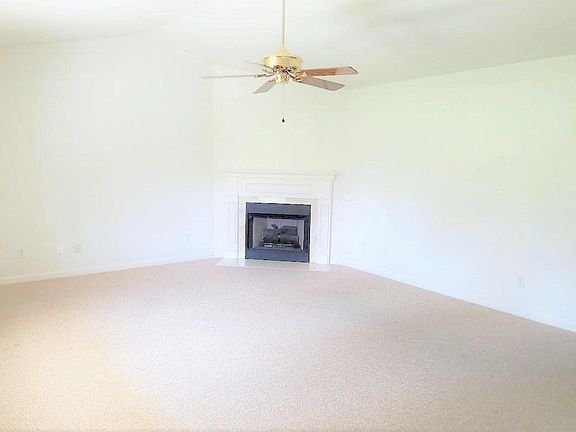 2nd image of 9405 Bennie Ln