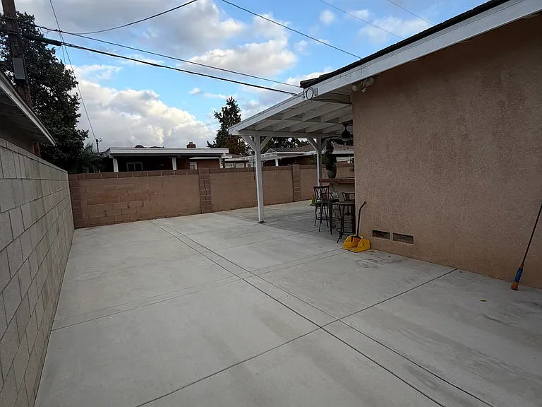 2113 Tamy Ln — Photo 3