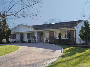 6 Cedar Ridge Ave, Smithtown, NY 11787