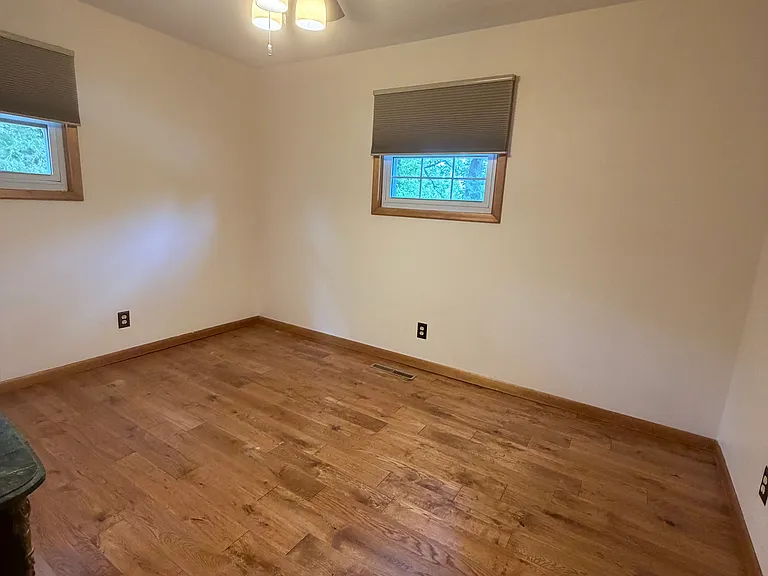 371 Greenbrier Dr — Photo 5