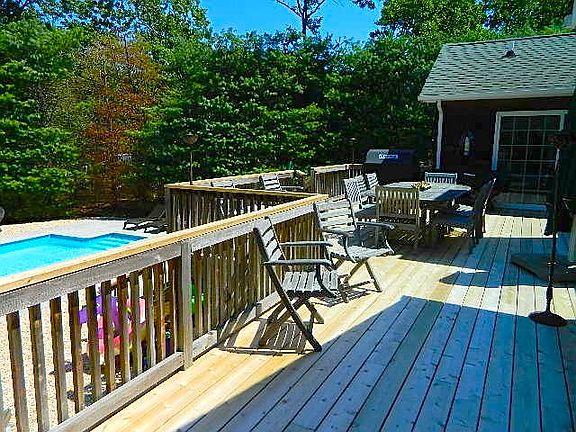 4th image of 18 Bettina Ct