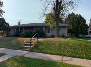 1530 Reaney Ave, Saint Paul, MN 55106