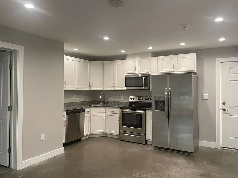 579 South St — Photo 2