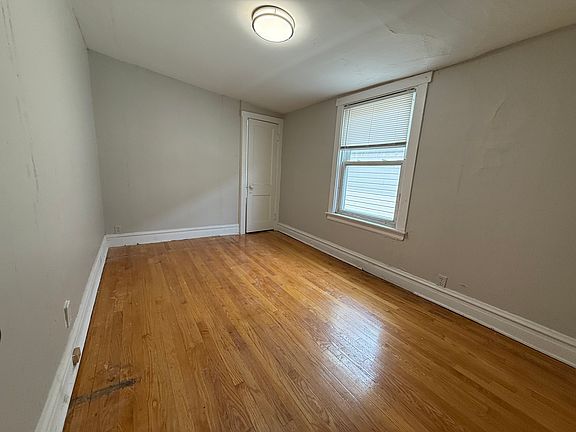 5th image of 4913 N Moody Ave #2