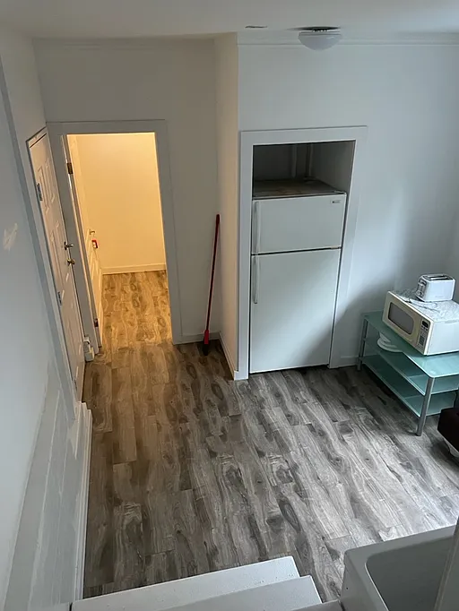 2 bed, 1000 sqft, $2,200 — Photo 4