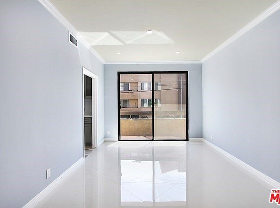 5th image of 1432 Camden Ave APT 102