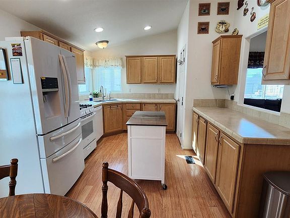 5th image of 14198 E 29th Ln