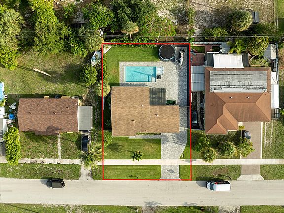 2nd image of 316 NW 3rd Court