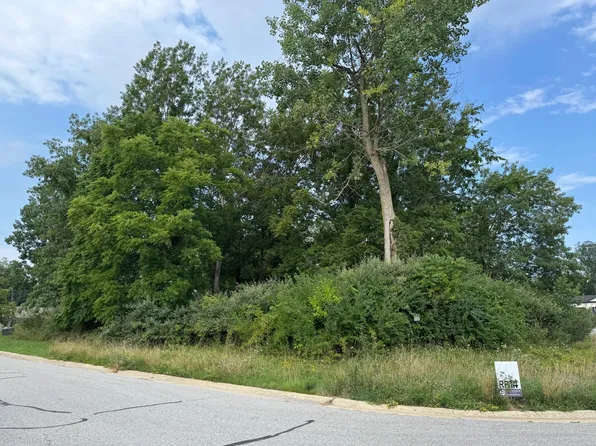 700 Druim Trl, Crown Point, IN 46307