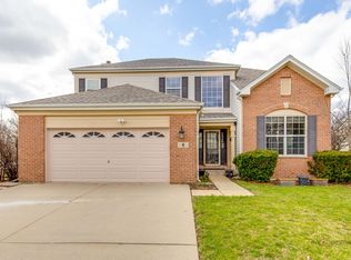 4 Waterton Dr, Streamwood, IL