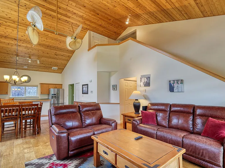313 Firelight Dr — Photo 8