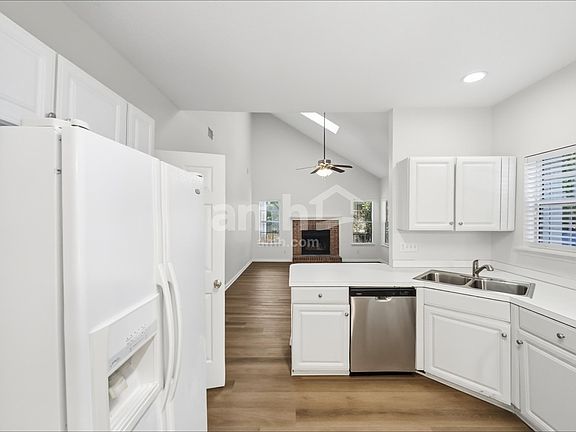 3rd image of 1368 Yorkshire Pl NW