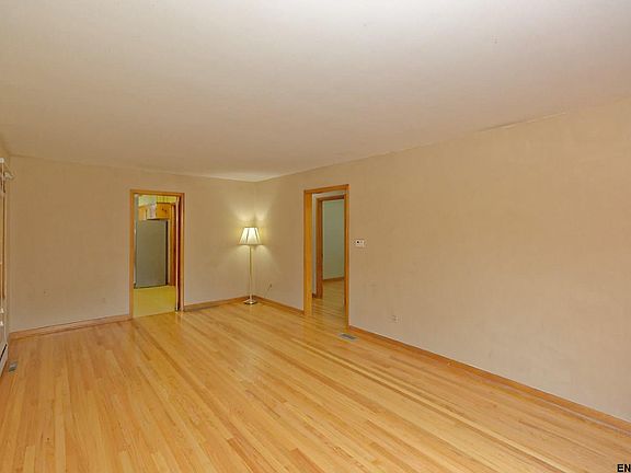 5th image of 117 Berkshire Blvd