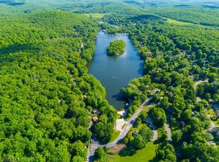 75 Lake Shore Rd W, Stockholm, NJ 07460