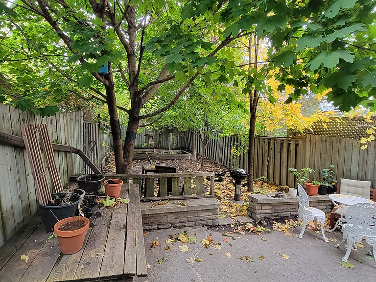 190 Lauder Ave #BASEMENT — Photo 17
