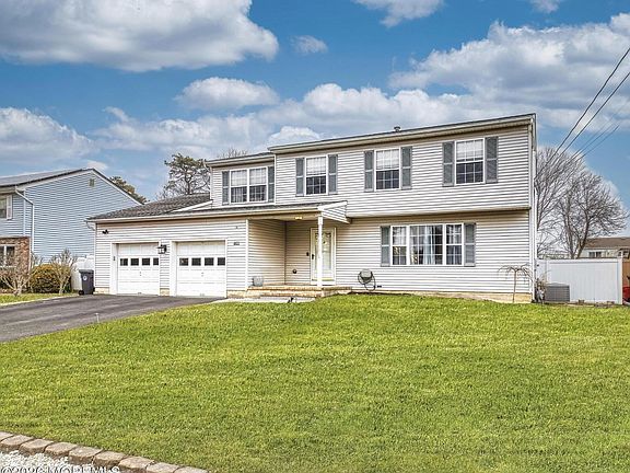 3rd image of 461 Bryn Mawr Drive