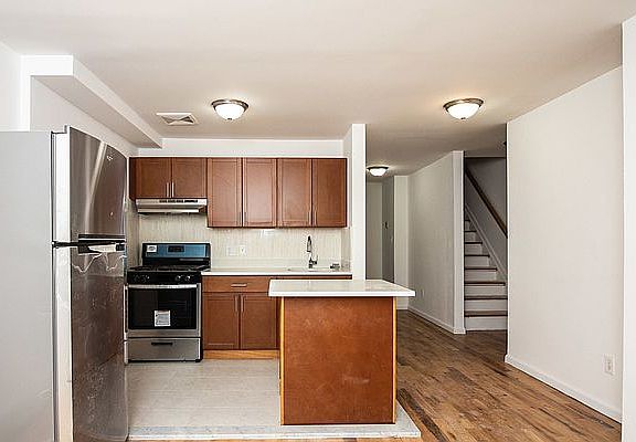 3rd image of 500 Central Ave #1