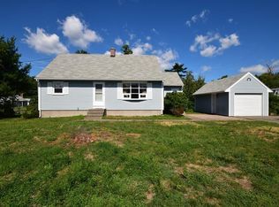 6 Penncastle St, Springfield, MA 01129