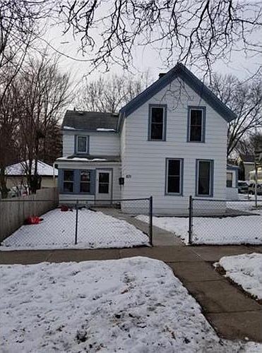1st image of 671 Bedford St