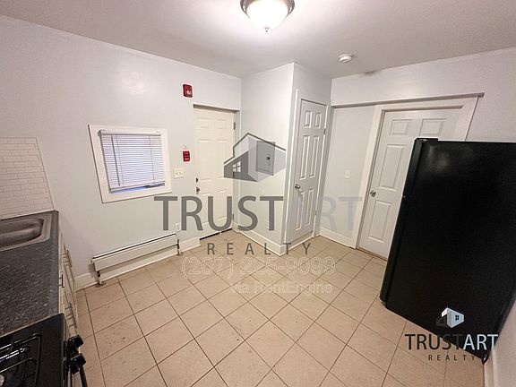 4th image of 4722 Longshore Ave #1R