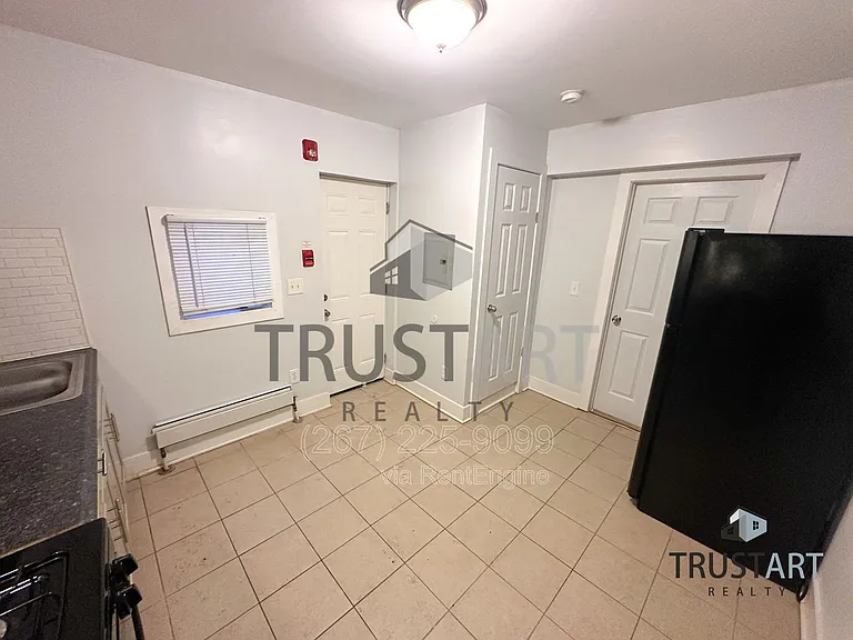 4722 Longshore Ave #1R — Photo 4