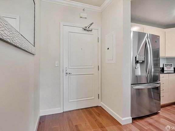 4th image of 140 S Van Ness Ave Unit 322