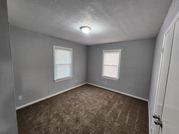 5th image of 3102 Hanbury St #C