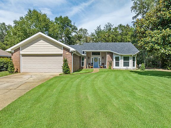 2nd image of 1073 Troon Dr E