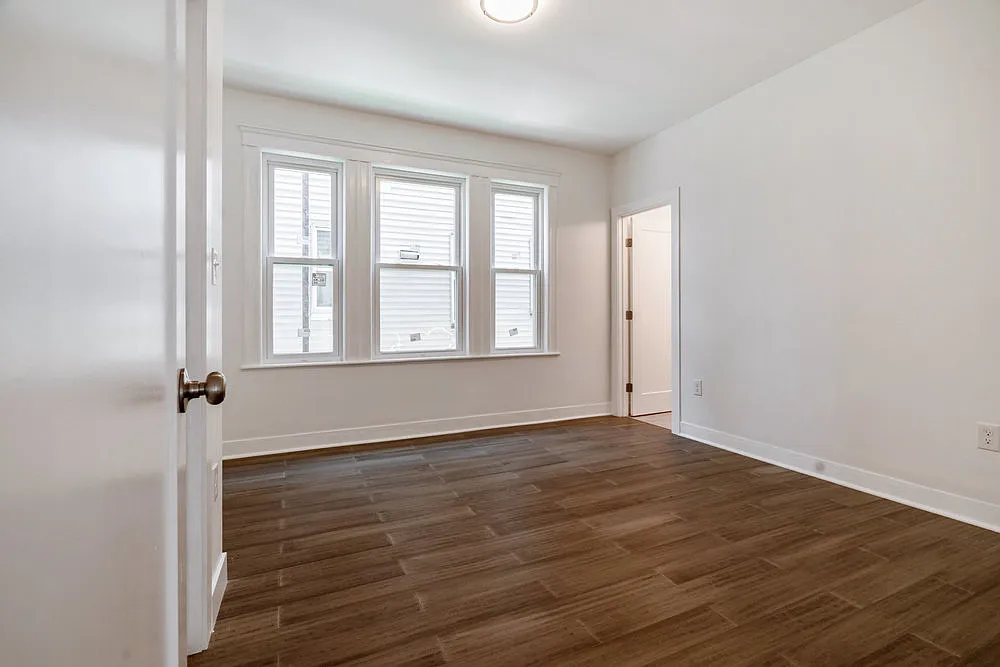 3 bed, 1400 sqft, $3,500 — Photo 1