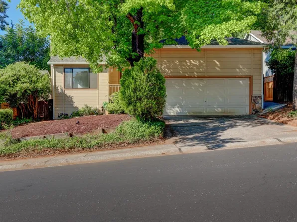 522 Penstock Dr, Grass Valley, CA 95945