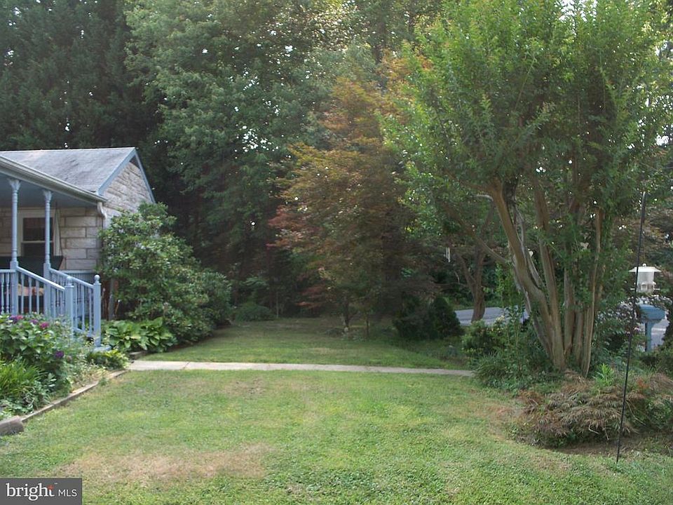 2nd image of 13501 Woodedge Dr