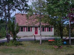 27 Canterbury Ln, Turner, ME 04282